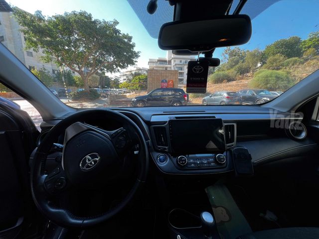טויוטה RAV4