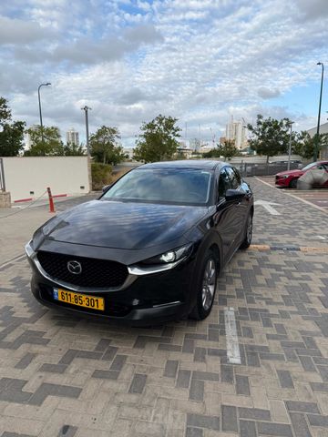 מודעת רכב מאזדה CX-30