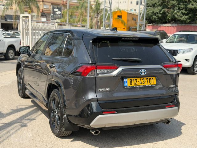 טויוטה RAV4