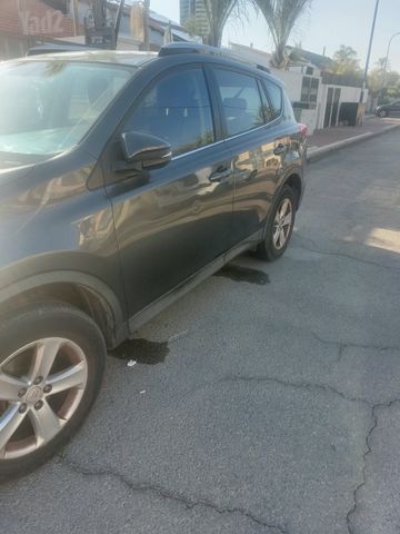 טויוטה RAV4