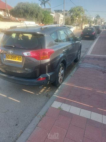 טויוטה RAV4