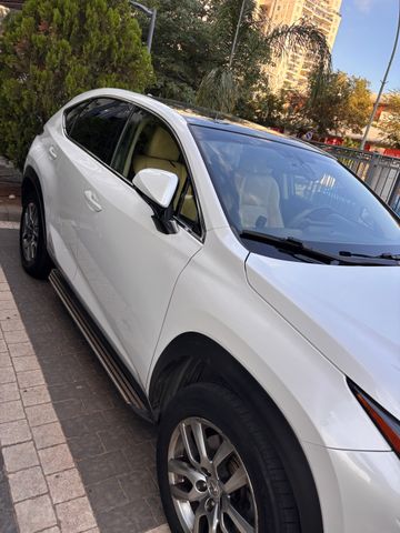 לקסוס NX