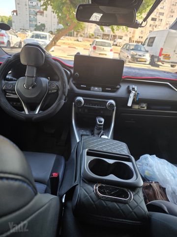 טויוטה RAV4