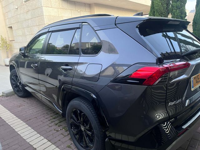 טויוטה RAV4