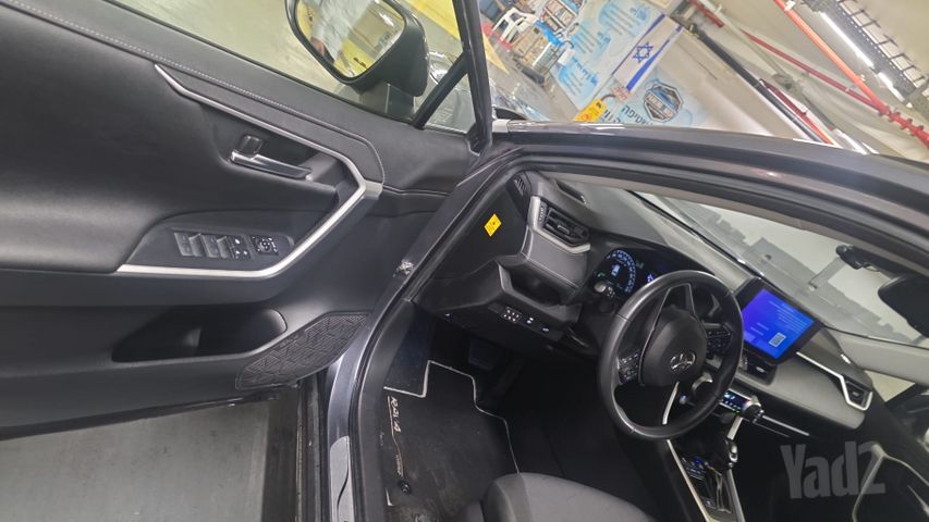 טויוטה RAV4