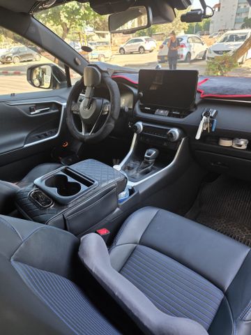טויוטה RAV4