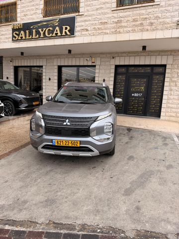 מיצובישי אאוטלנדר