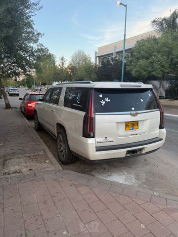 קאדילק אסקלייד