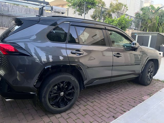 טויוטה RAV4