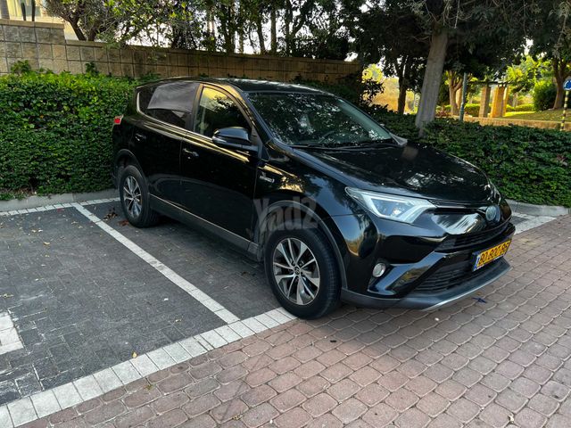 מודעת רכב טויוטה RAV4