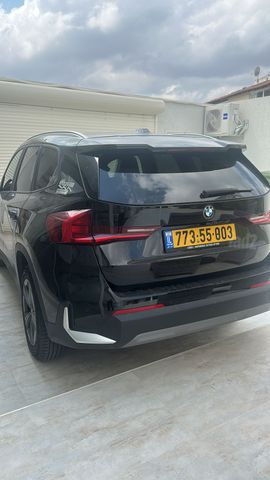 ב מ וו X1