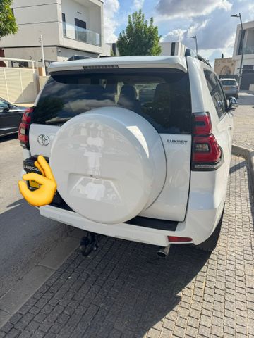 טויוטה לנד קרוזר