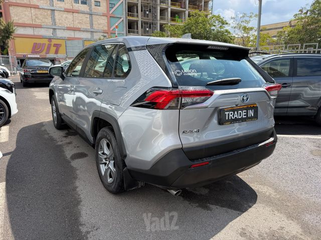מודעת רכב טויוטה RAV4 2