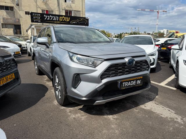 טויוטה RAV4