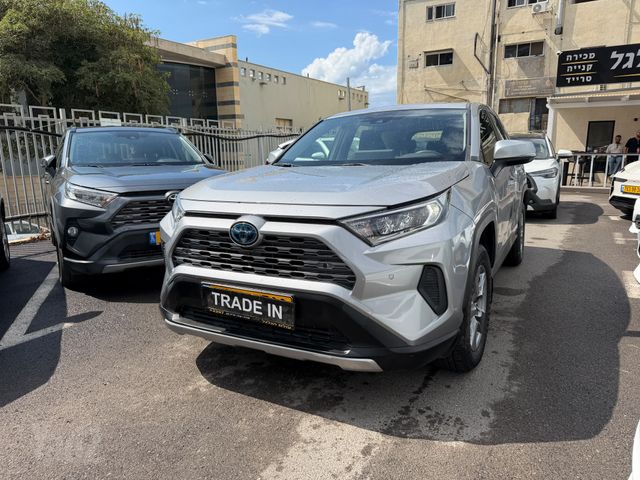 מודעת רכב טויוטה RAV4