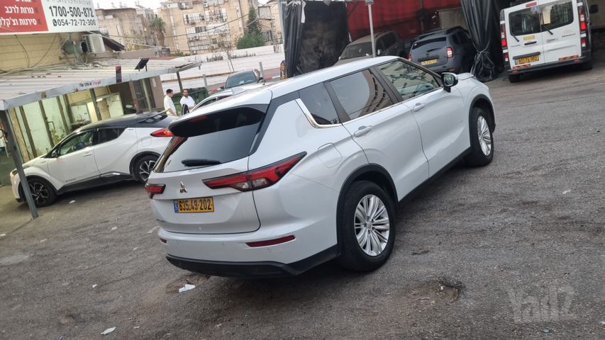 מיצובישי אאוטלנדר