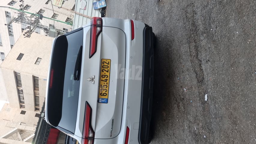 מיצובישי אאוטלנדר