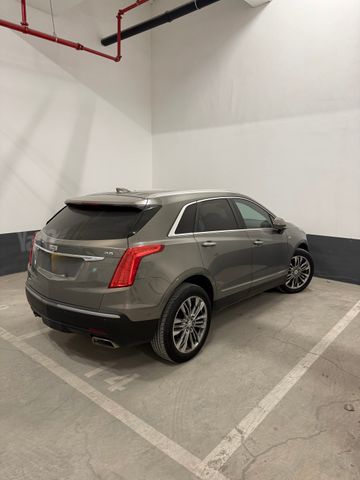 קאדילק XT5