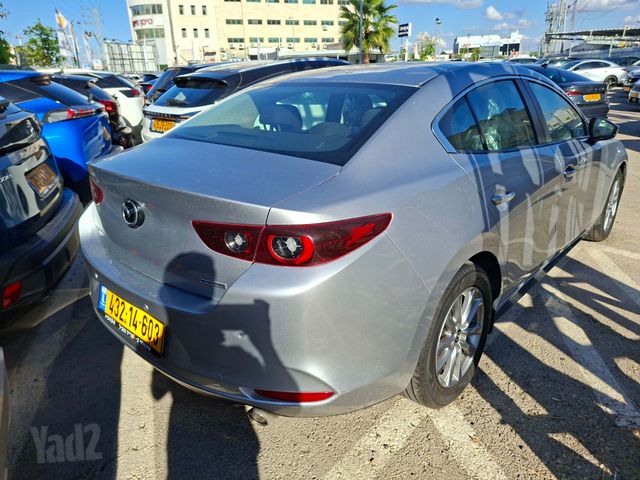 מאזדה 3