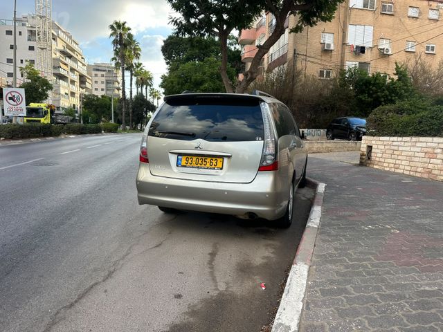 מיצובישי גרנדיס