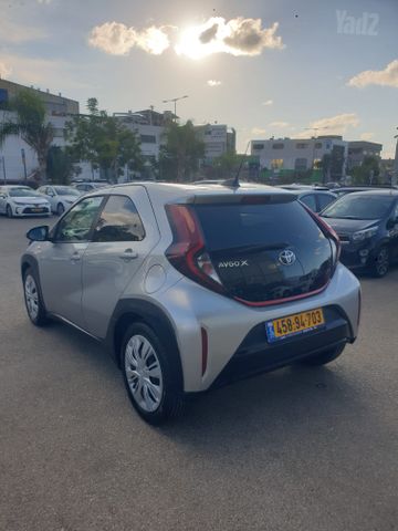 טויוטה אייגו X