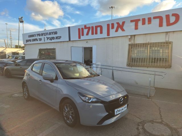 מודעת רכב מאזדה 2