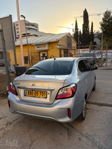 מיצובישי אטראז'