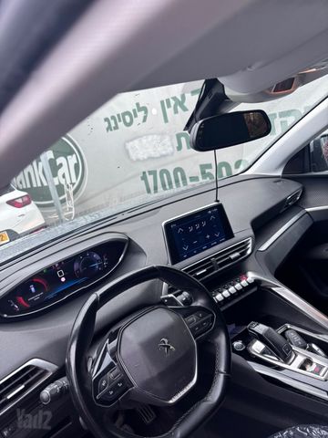 פיג'ו 3008