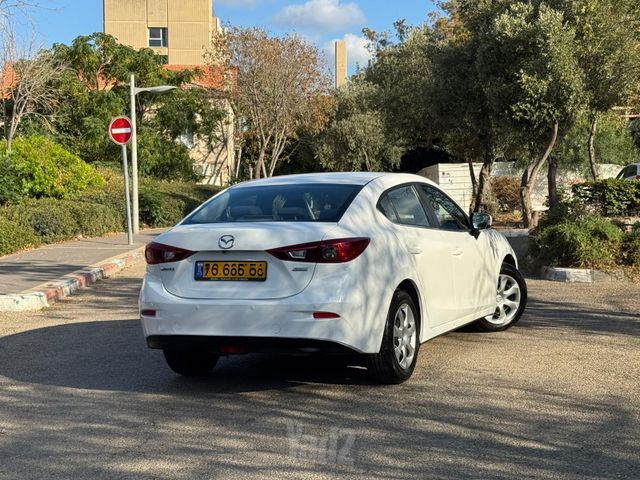 מאזדה 3