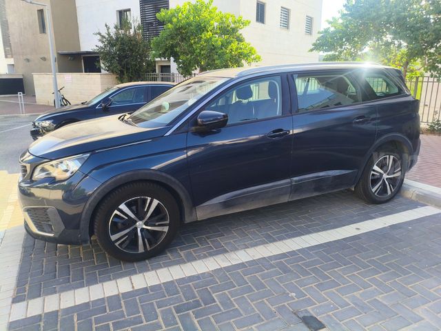 פיג'ו 5008