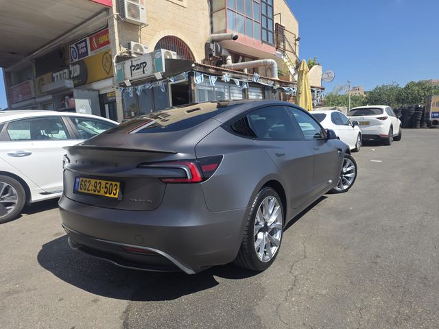 טסלה מודל 3
