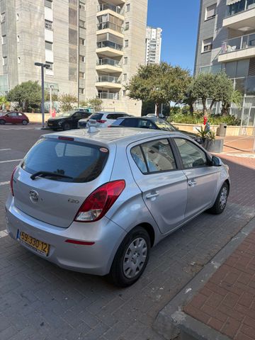 יונדאי i20