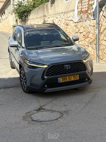 מודעת רכב טויוטה קורולה קרוס