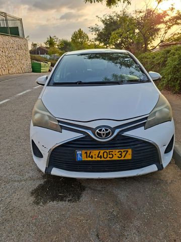 טויוטה יאריס