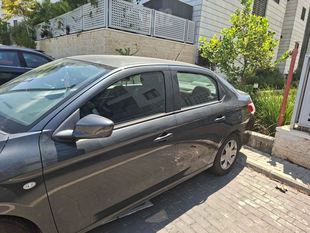 פיג'ו 301