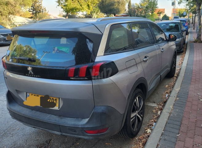 פיג'ו 5008