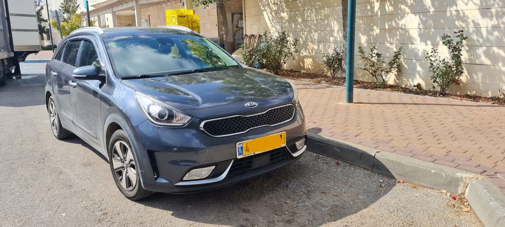 קיה נירו