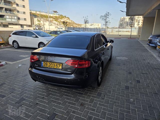 אאודי A4