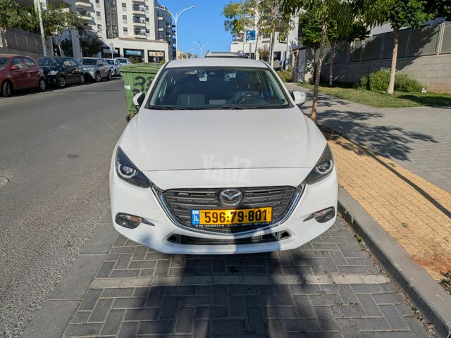 מאזדה 3