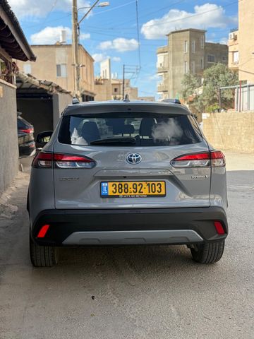 טויוטה קורולה קרוס