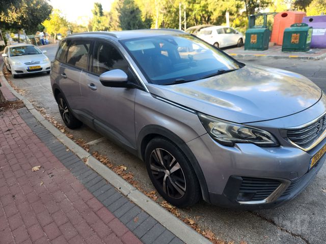 פיג'ו 5008