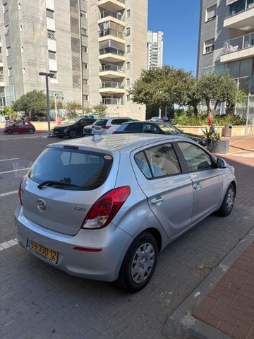 יונדאי i20