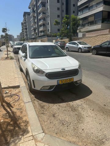 קיה נירו