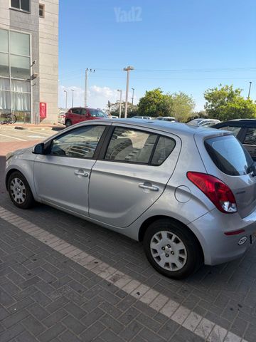 יונדאי i20