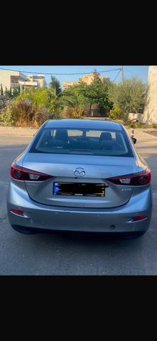 מאזדה 3