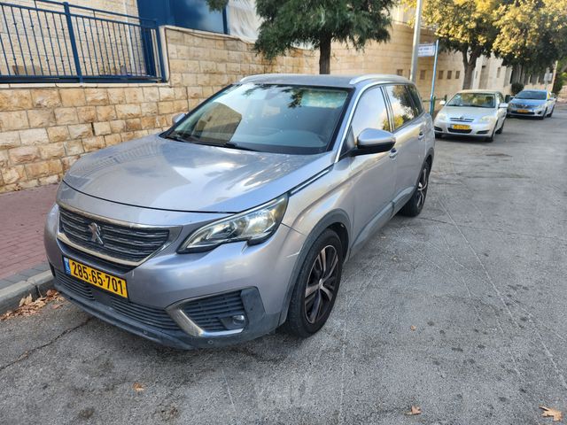 פיג'ו 5008