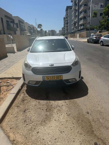 קיה נירו