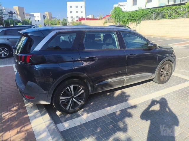 פיג'ו 5008