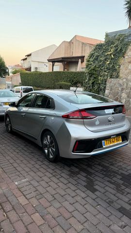 יונדאי איוניק