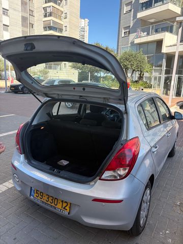יונדאי i20
